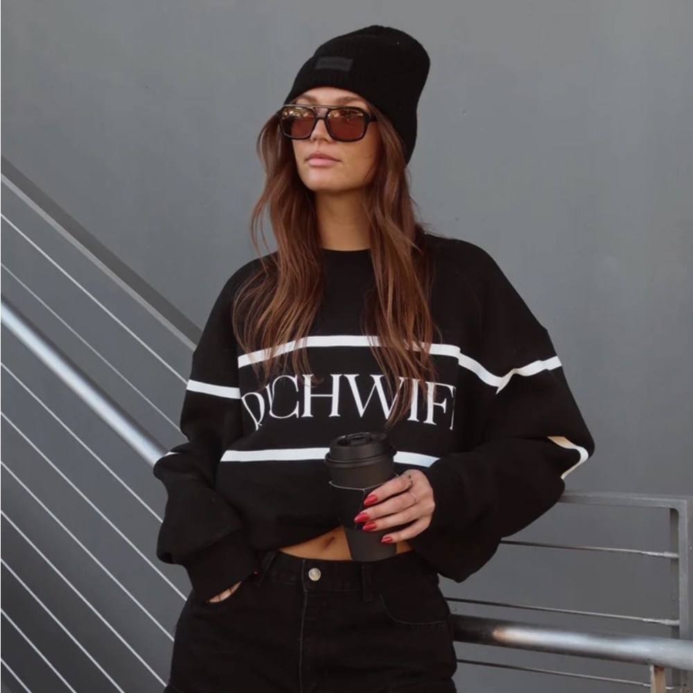 Black Graphic Crop Sweatshirt -
